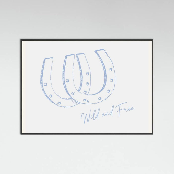 Horseshoe Wild and Free Blue Poster – plakat og kunsttryk