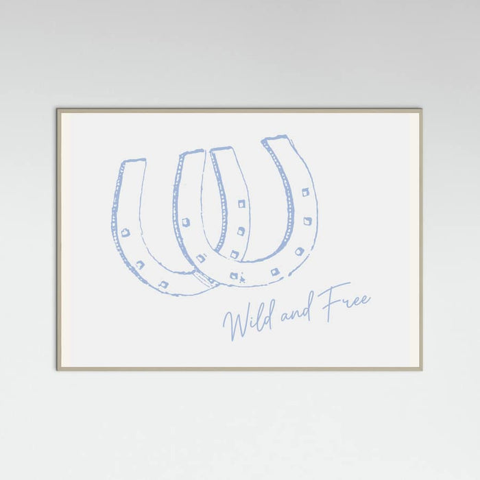 Horseshoe Wild and Free Blue Poster – plakat og kunsttryk