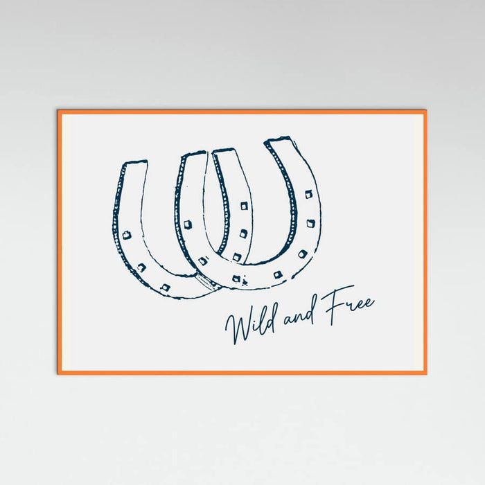 Plakat Horseshoe Wild and Free Navy Blue – plakat i druk artystyczny