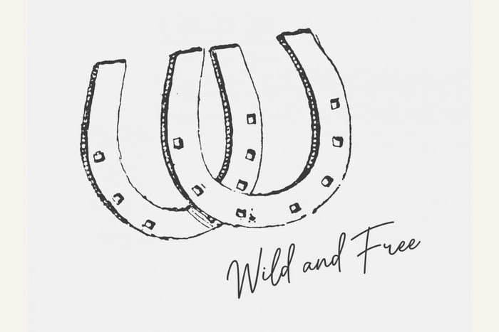 Horseshoe Wild and Free Black Poster – plakat og kunsttryk