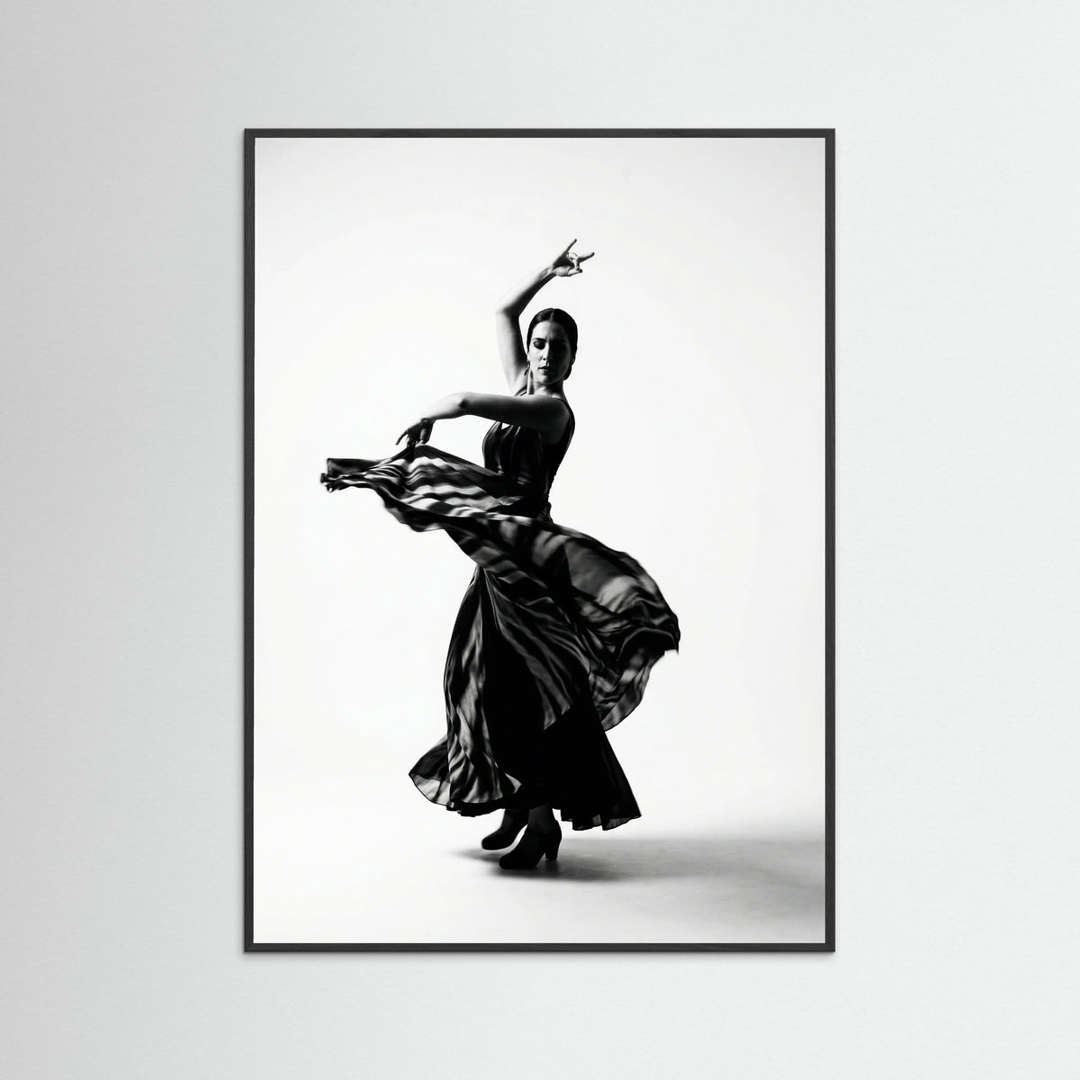 Black Wood Dynamic Movement