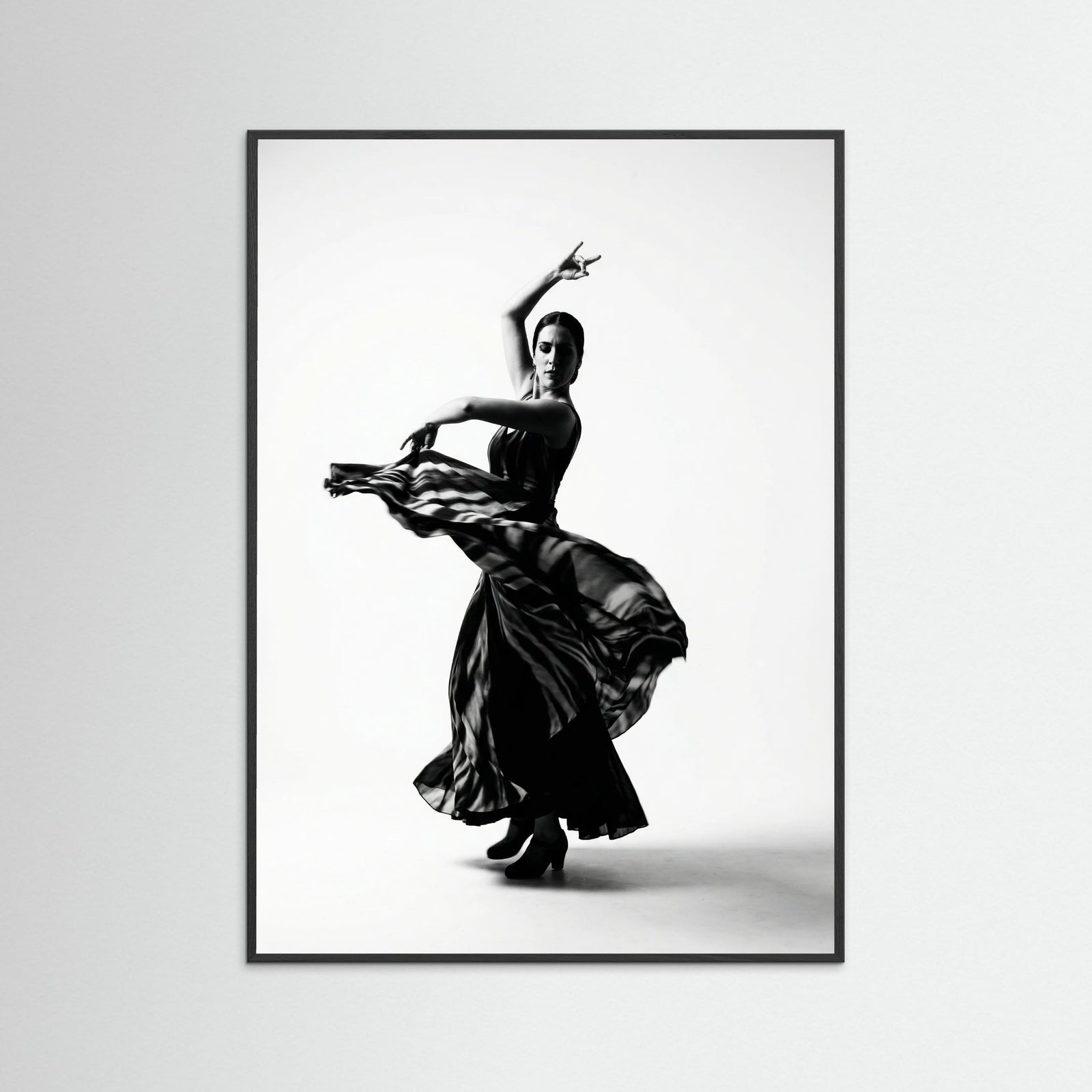 Black Wood Dynamic Movement