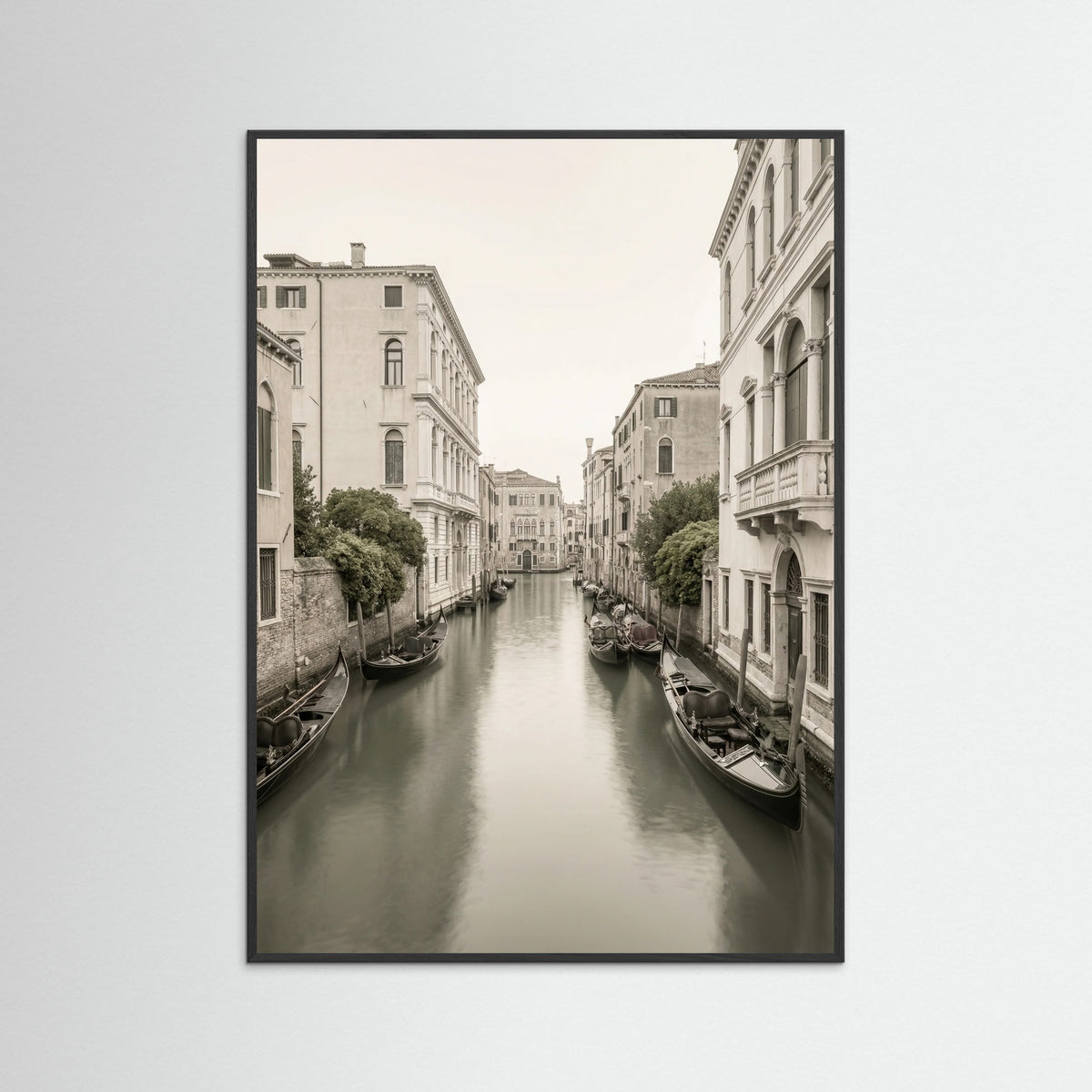 Black Wood Eiffel Grandeur