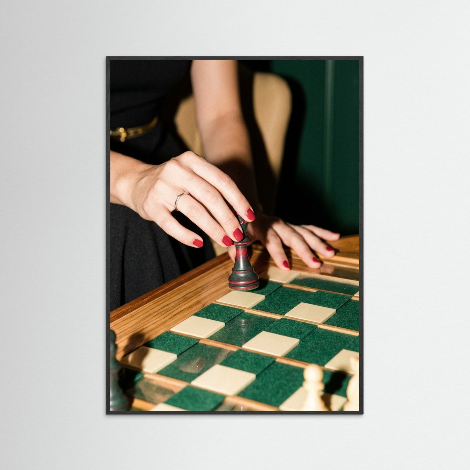 Black Wood Green Felt Focus