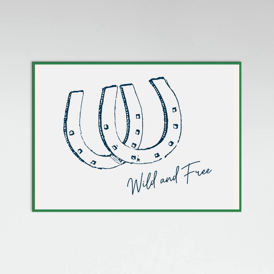 Plakat Horseshoe Wild and Free Navy Blue – plakat i druk artystyczny