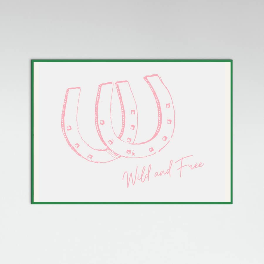 Horseshoe Wild and Free Pink Poster – plakat og kunsttryk