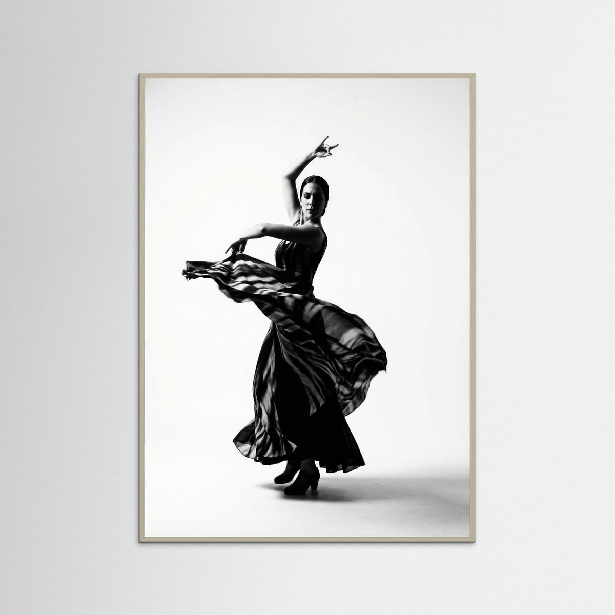 Grey Wood Dynamic Movement