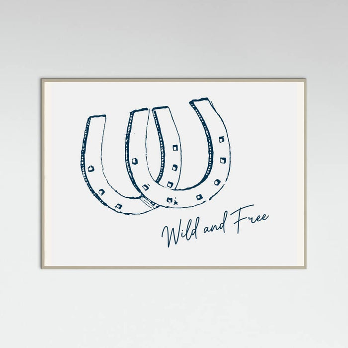 Plakat Horseshoe Wild and Free Navy Blue – plakat i druk artystyczny
