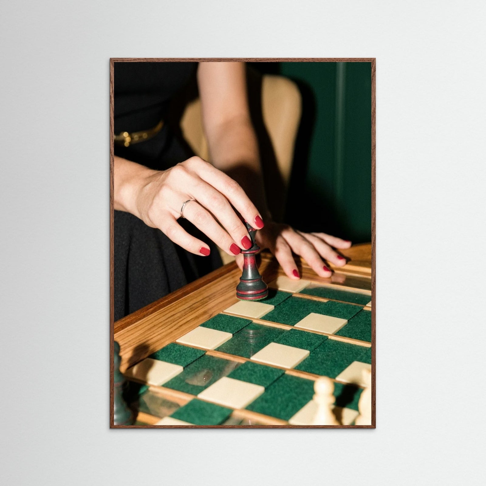 Oak Dark Green Felt Focus