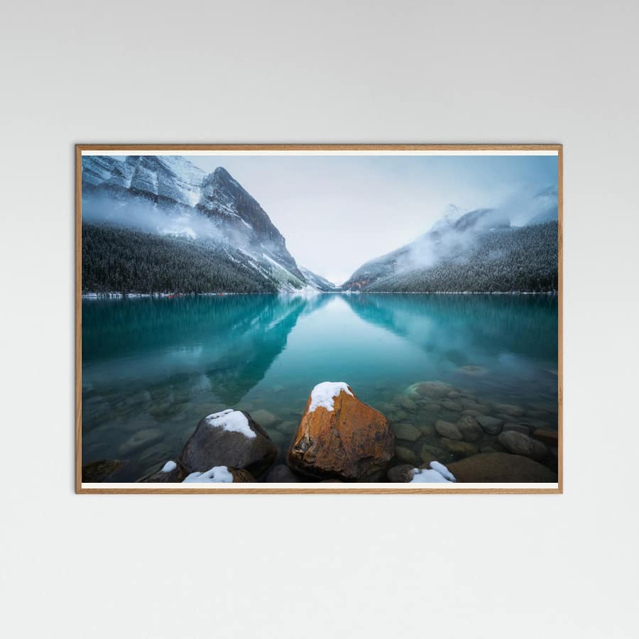 Foggy Lake Louise -juliste – juliste ja taidepainatus