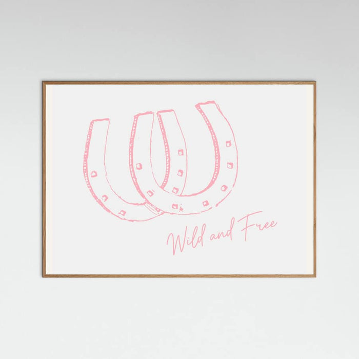 Horseshoe Wild and Free Pink Poster – plakat og kunsttryk