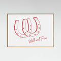 Horseshoe Wild and Free Red Poster – plakat og kunsttryk