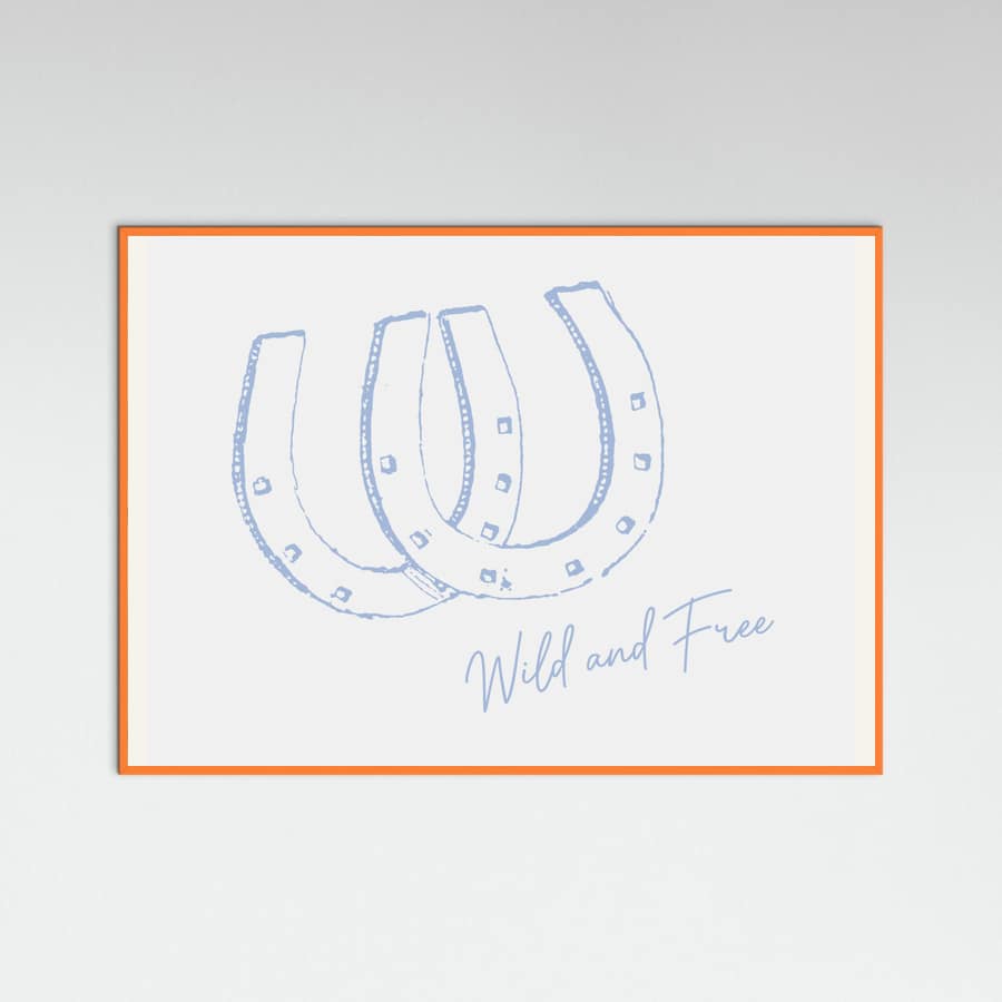 Horseshoe Wild and Free Blue Poster – plakat og kunsttryk