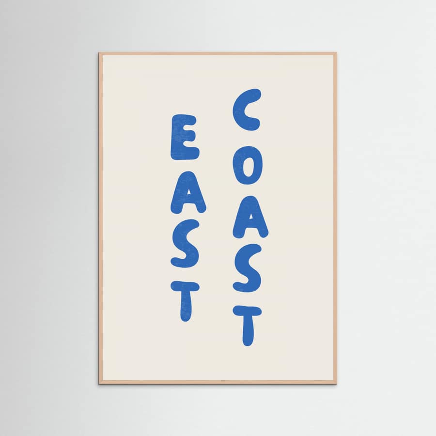 East Coast Vertical Text Bold Blue Poster – plakat og kunsttryk