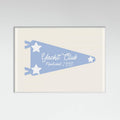Yacht Club Blue Pennant Parchment Poster – plakat og kunsttryk