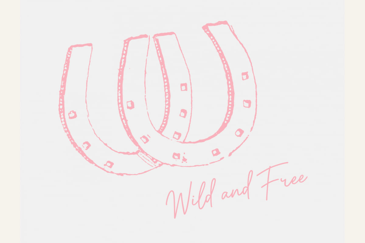 Horseshoe Wild and Free Pink Poster – plakat og kunsttryk