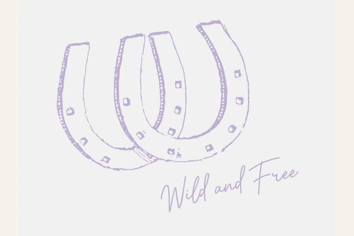 Horseshoe Wild and Free Purple Poster – Poster und Kunstdruck