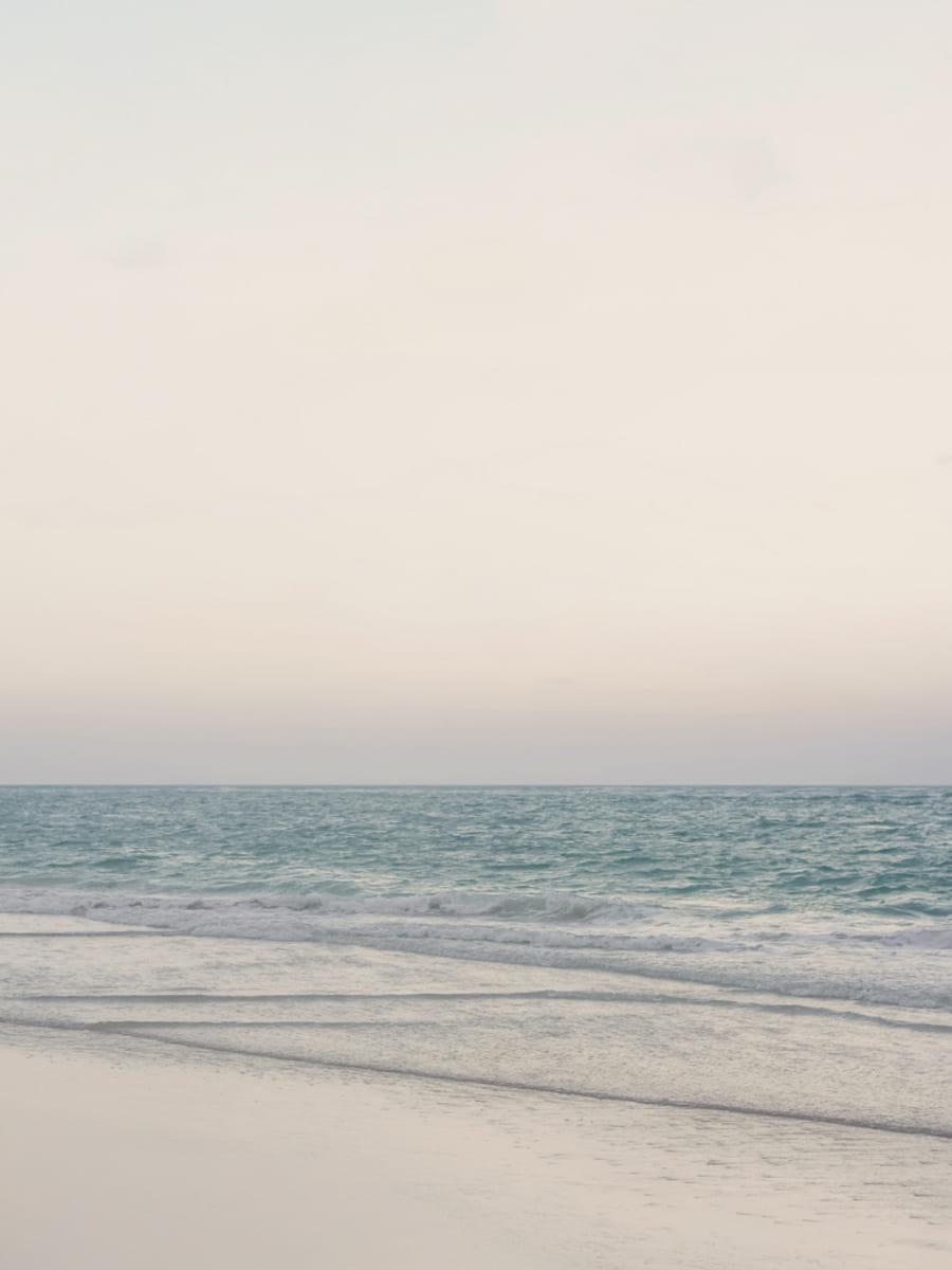 Warm Serene Beach Landscape Clear Sky Poster – plakat og kunsttryk